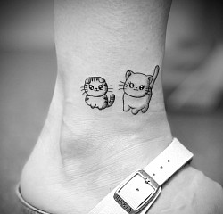 Smartattoo , tatuaggi , tatuaggio , tatuaggi bologna , tatuaggio bologna , fineline , handpoke , animal , leone , lion , carillon , nerd , cartoon , fumetti , fiori , floreal , gatti , cat , gatto , animal , animali ,